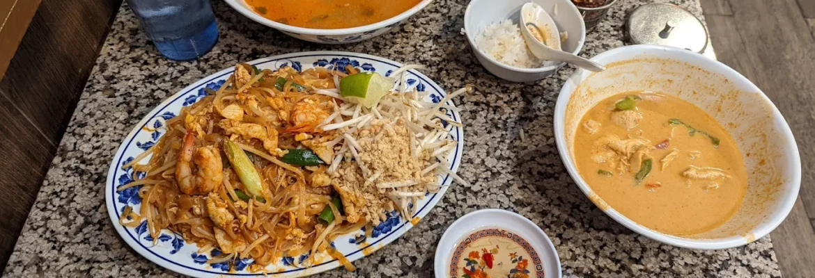 Sanamluang Cafe